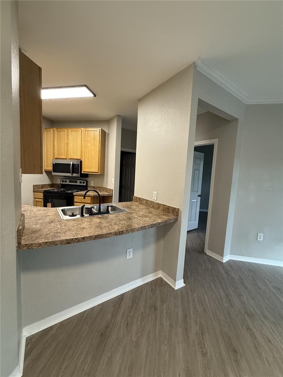 Image 4 of 15 For 10019 Courtney Palms Boulevard 204