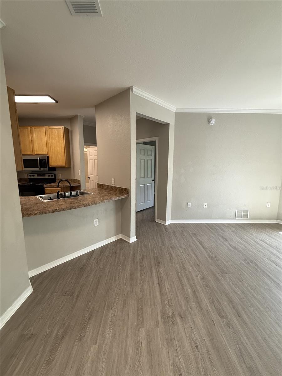 Image 9 of 15 For 10019 Courtney Palms Boulevard 204