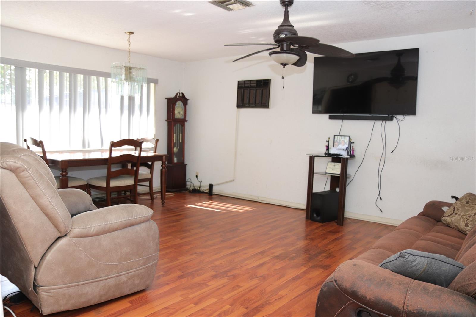 Listing photo id 0 for 1701 10th Avenue
