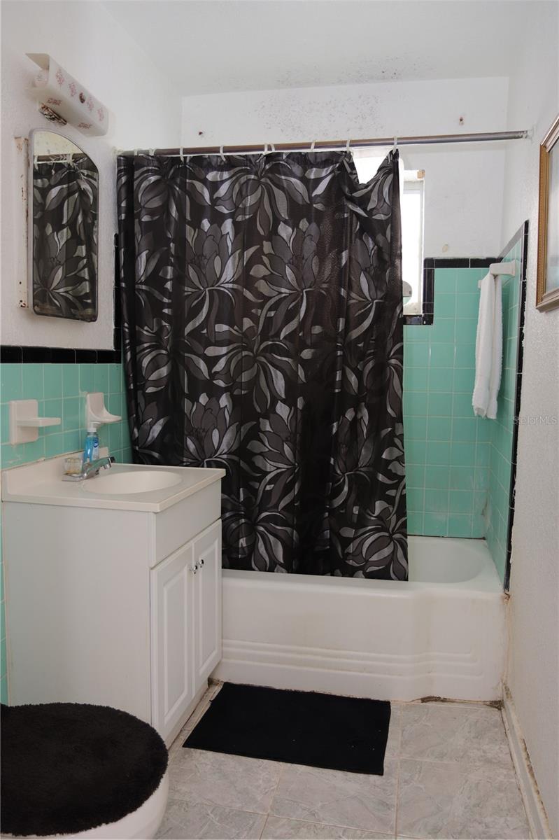 Listing photo id 5 for 1701 10th Avenue
