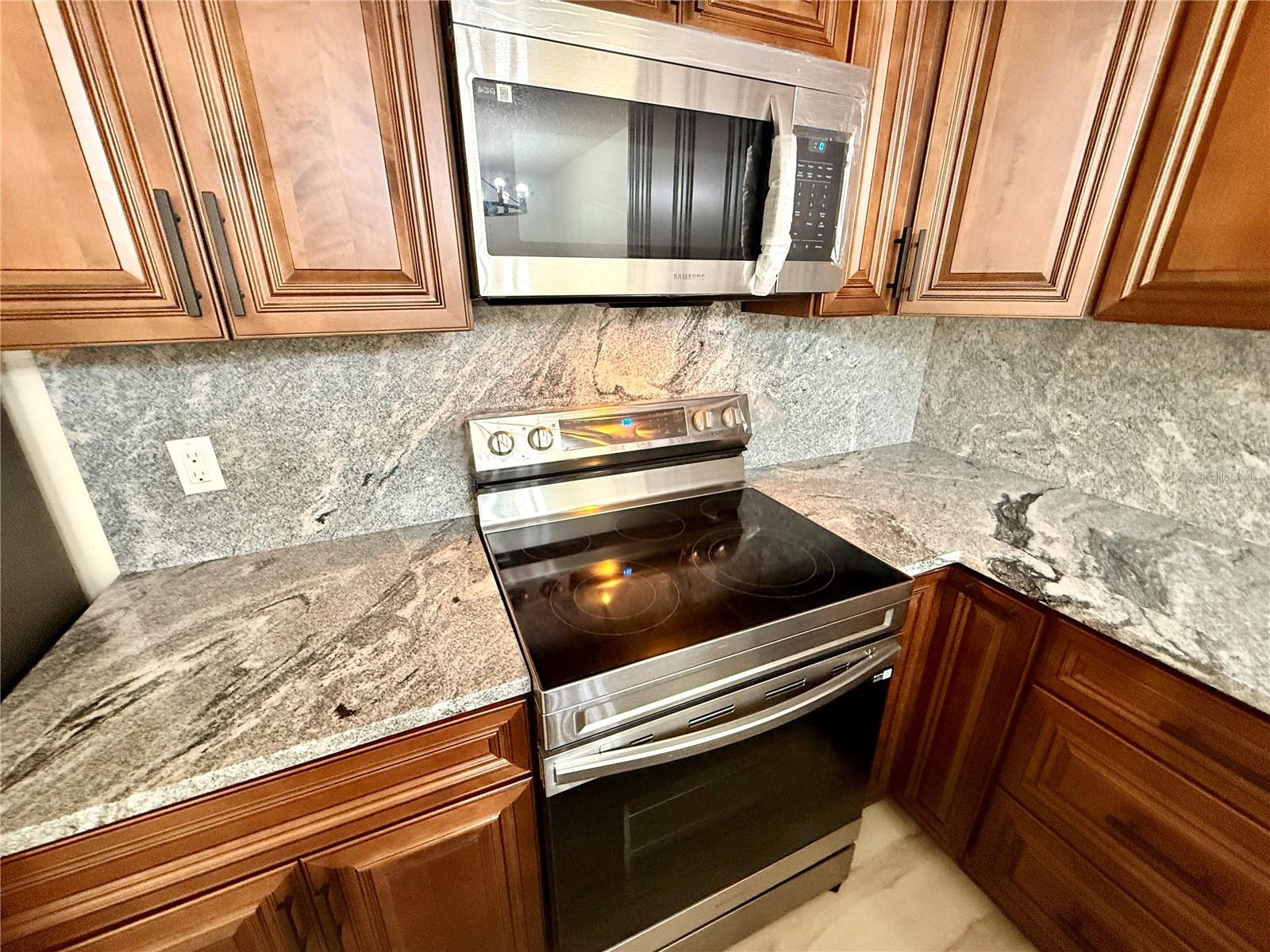 Image 9 of 60 For 2765 5th Ct  