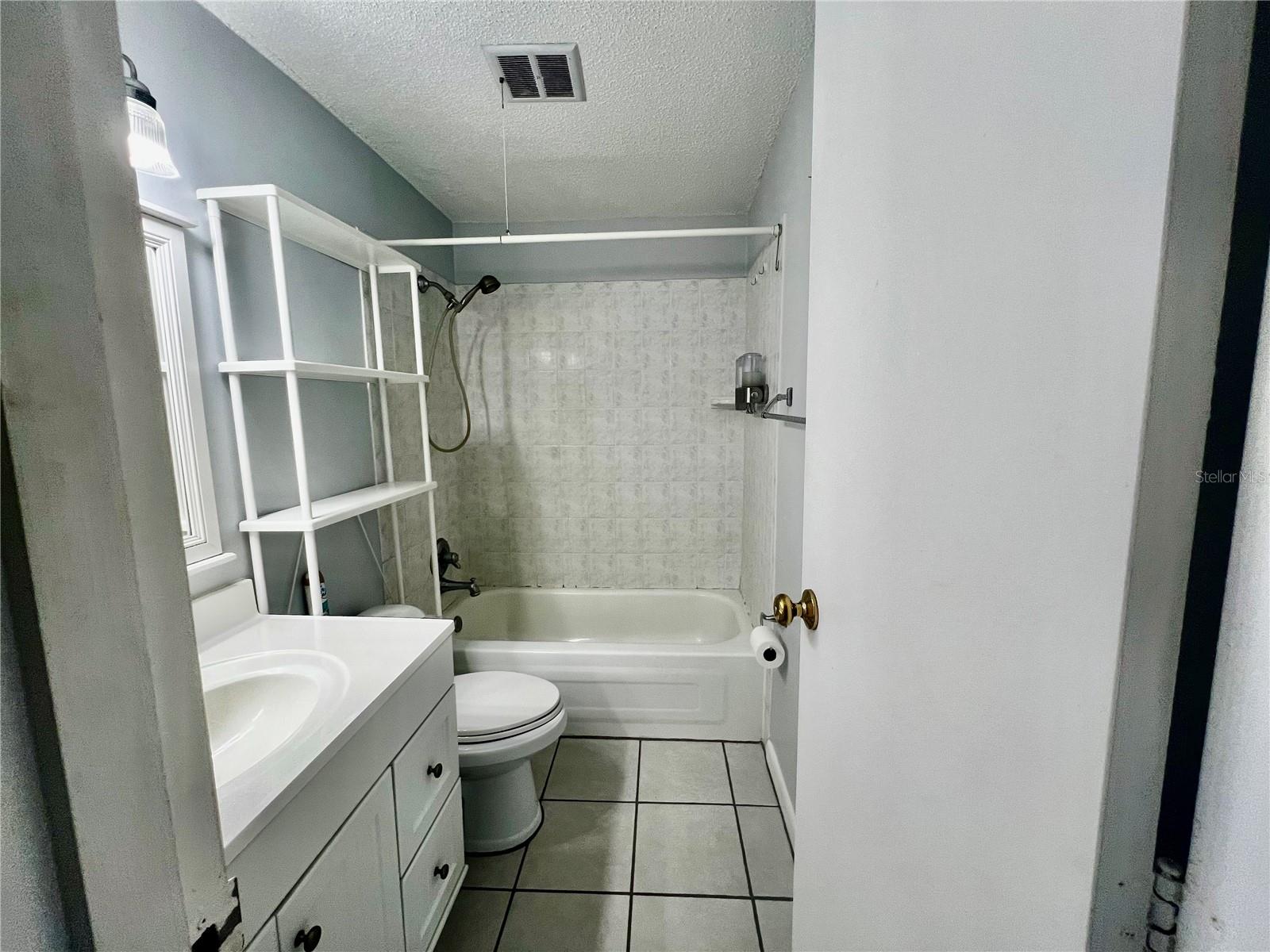 Image 21 of 35 For 4215 Bay Drive 1707c