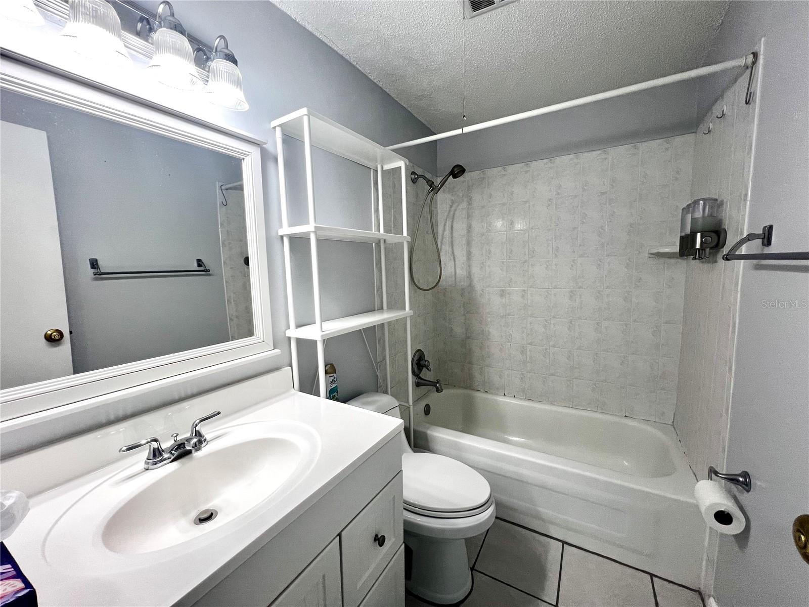 Image 22 of 35 For 4215 Bay Drive 1707c
