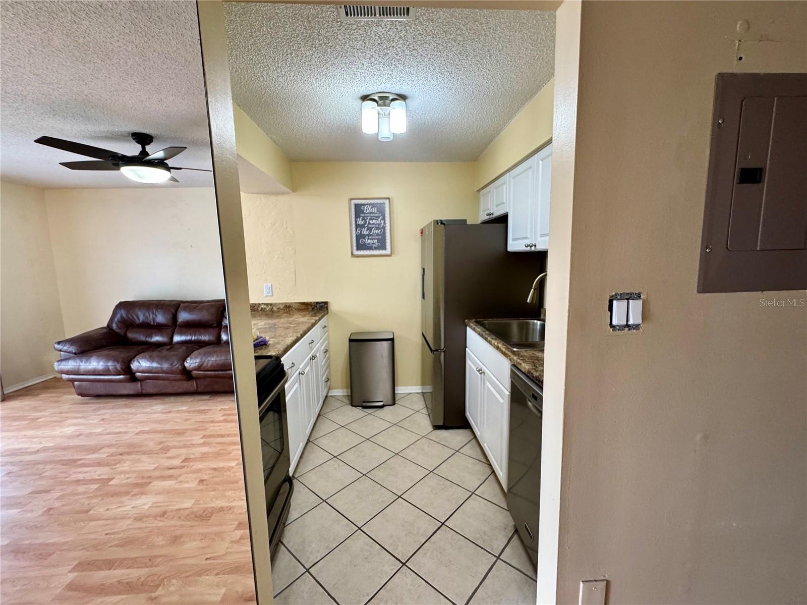Image 7 of 35 For 4215 Bay Drive 1707c
