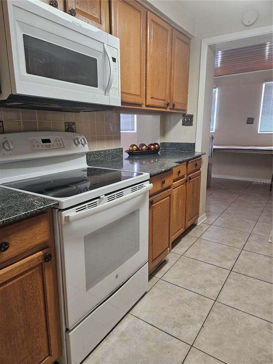Image 7 of 16 For 4111 La Salle Street