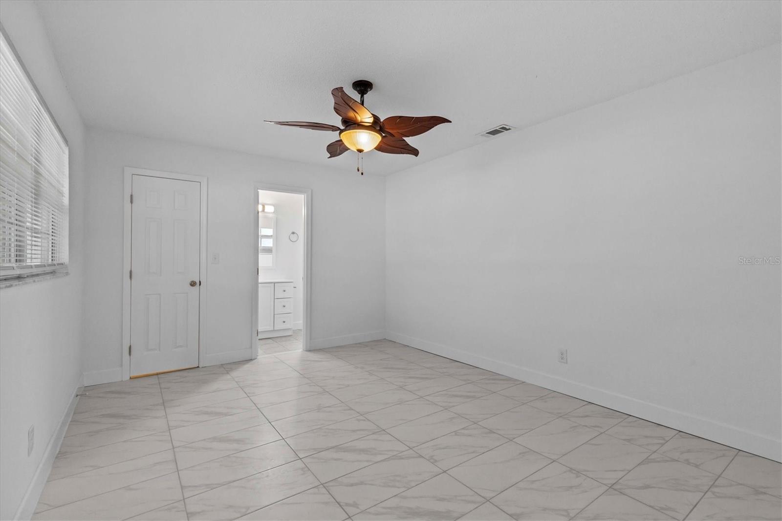 Image 17 of 31 For 326 Circle Drive