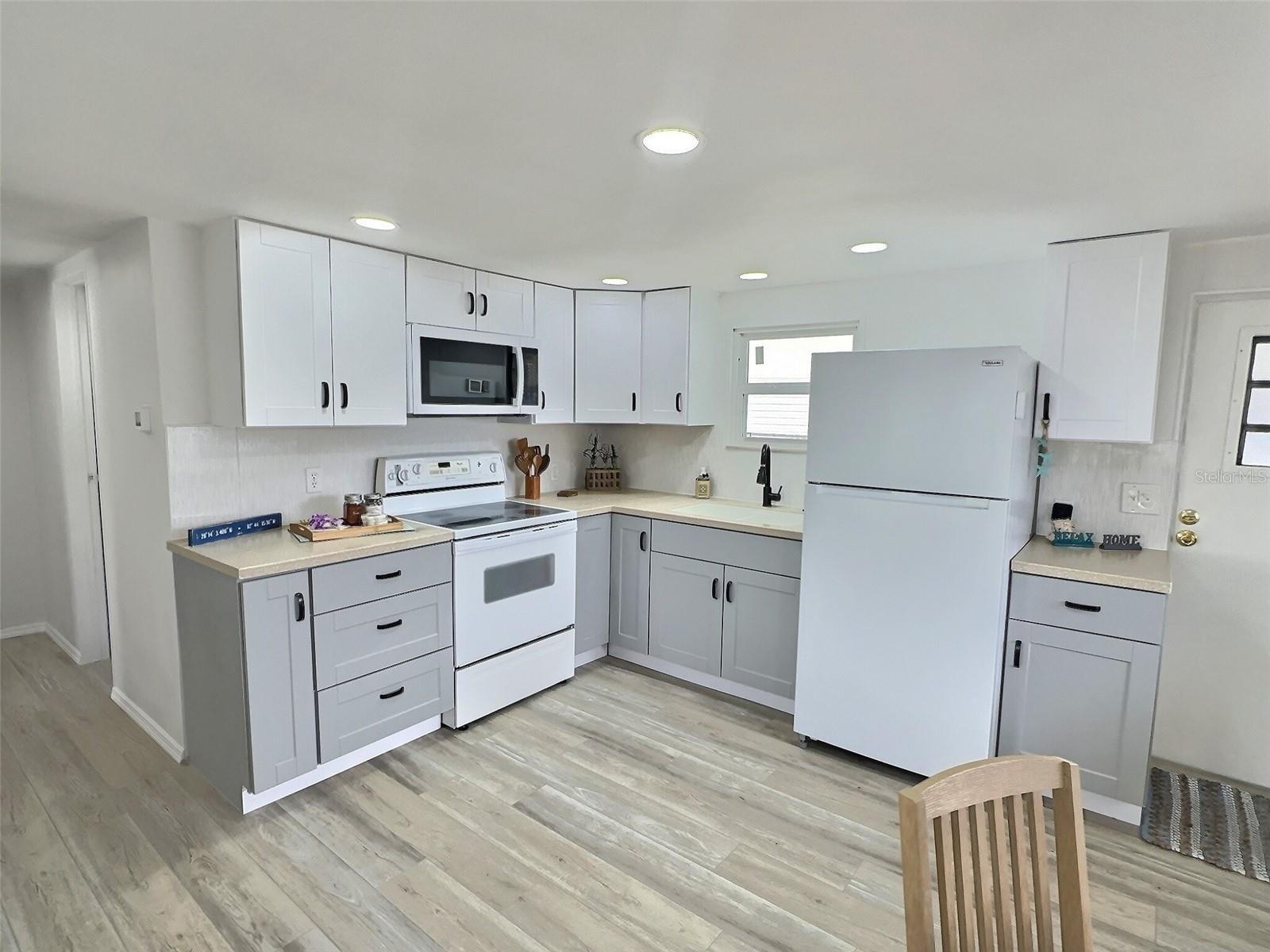 Image 6 of 28 For 14310 Sundial Street