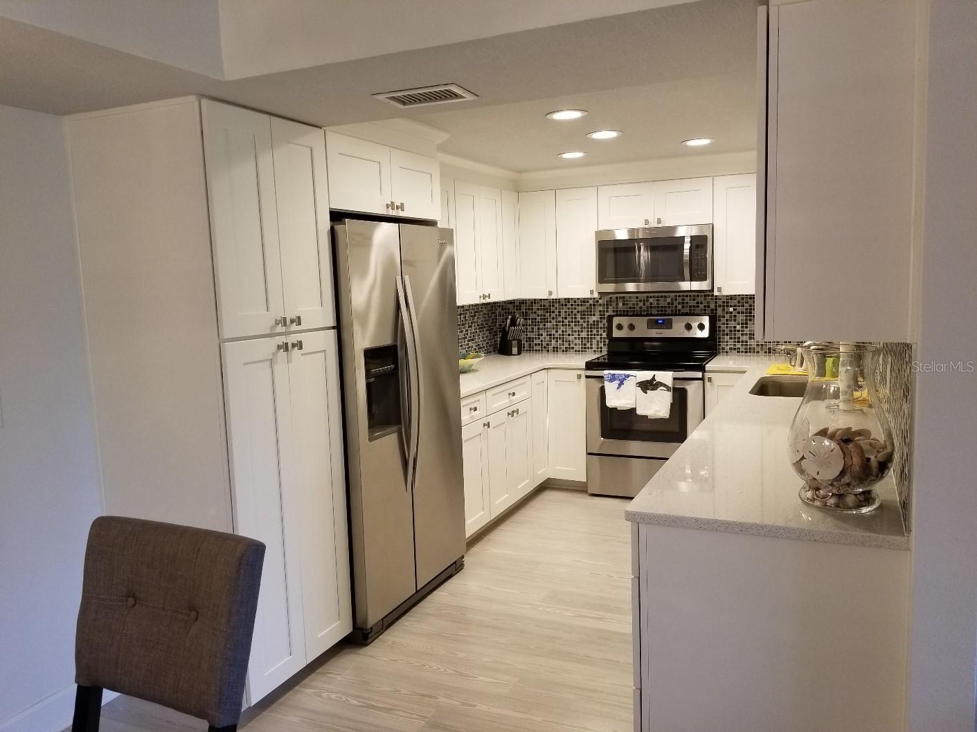 Image 7 of 25 For 2700 Bayshore Boulevard 11-302