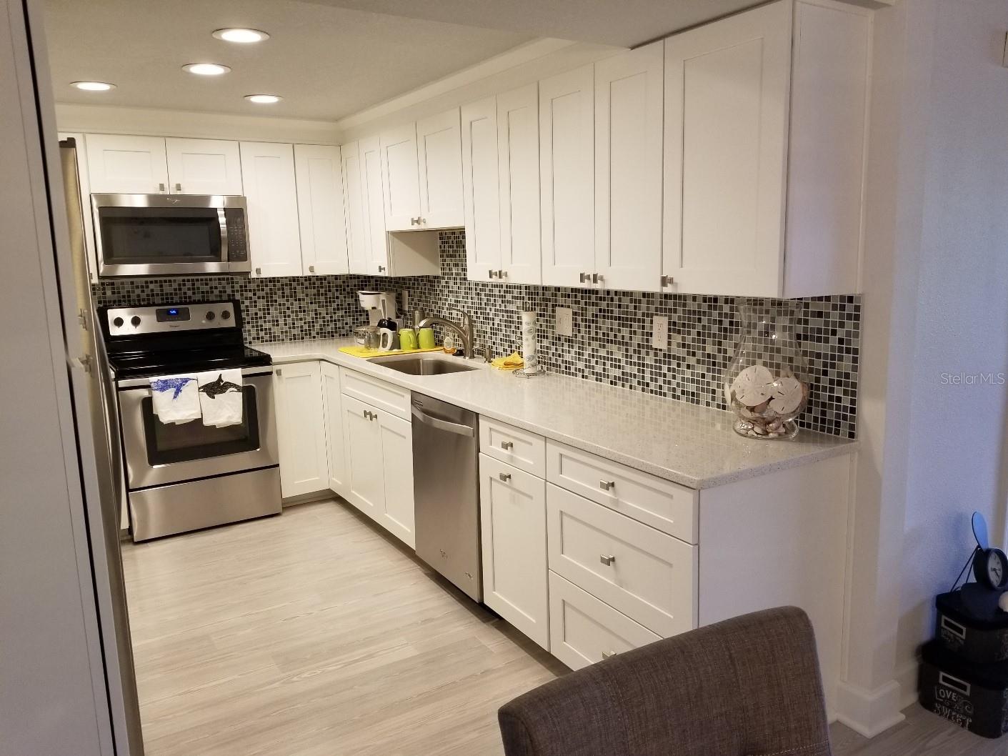 Image 8 of 25 For 2700 Bayshore Boulevard 11-302