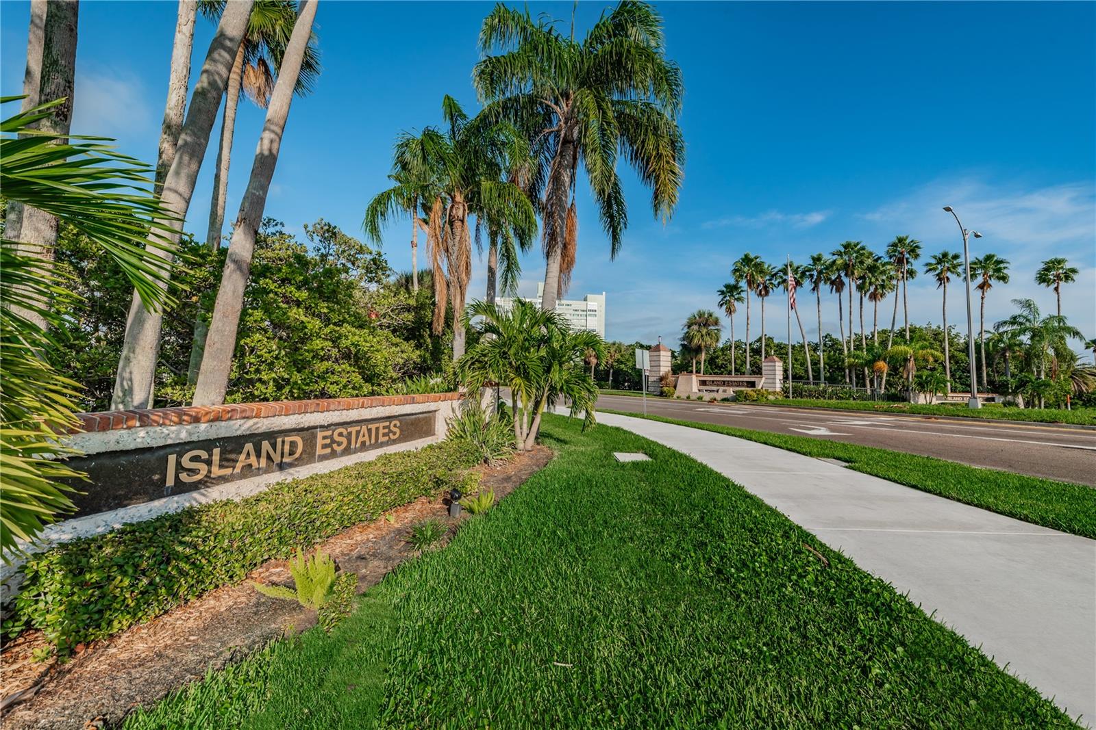 Image 14 of 31 For 400 Island Way 1606