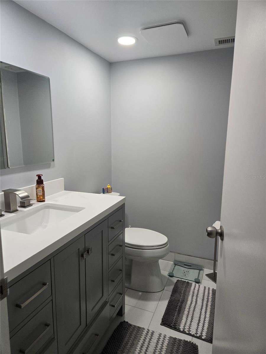 Image 6 of 31 For 400 Island Way 1606
