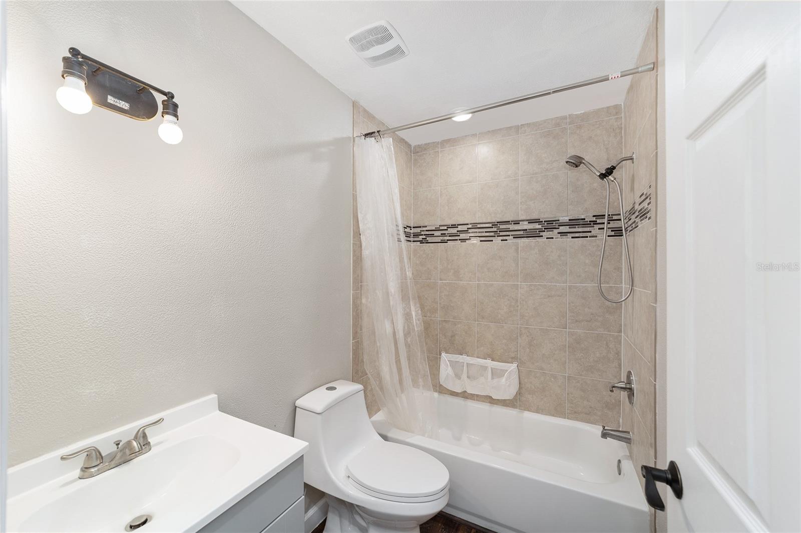 Image 10 of 41 For 191 148th Avenue