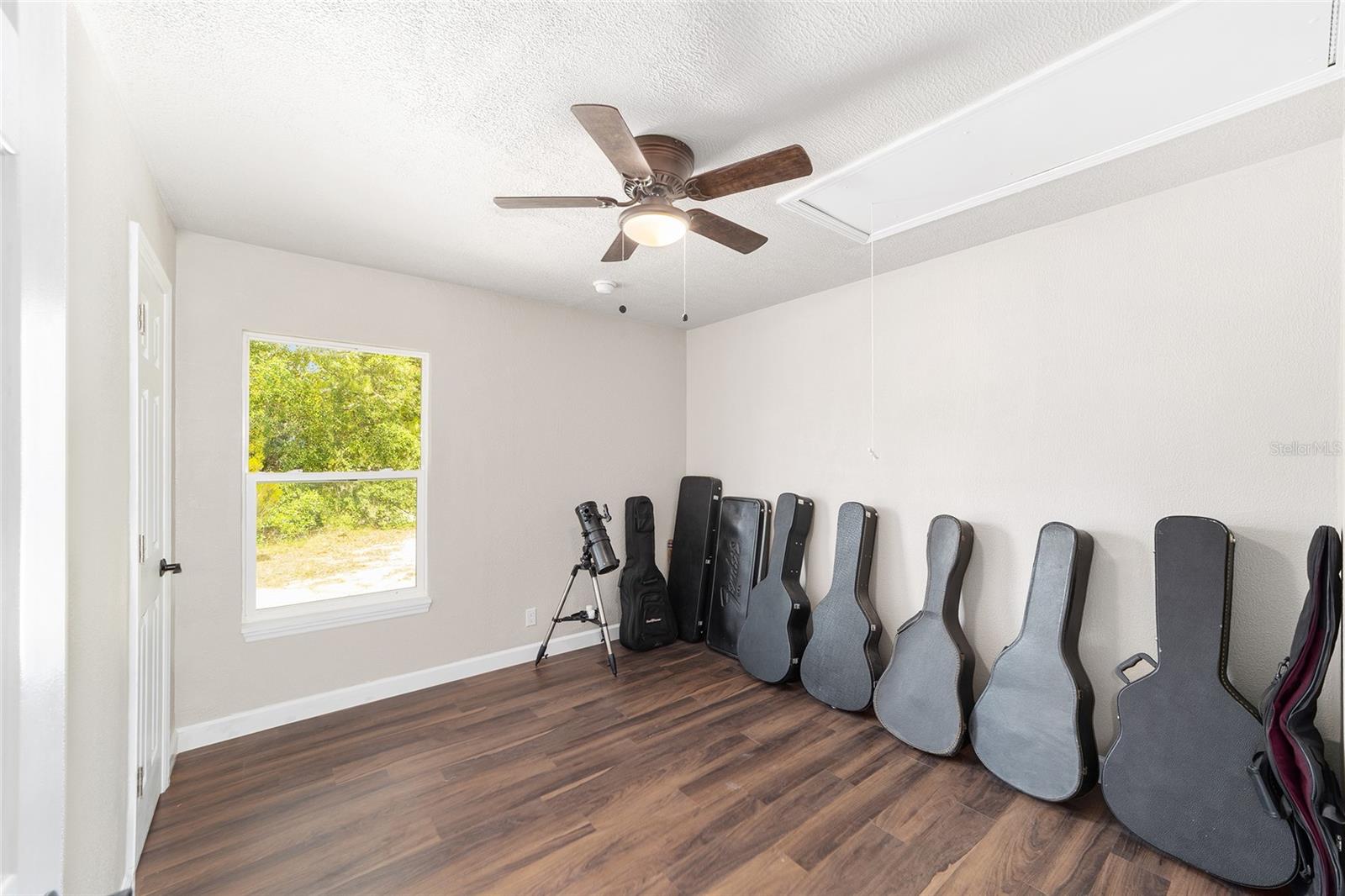 Image 11 of 41 For 191 148th Avenue