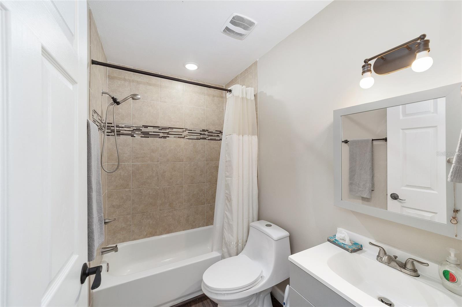 Image 14 of 41 For 191 148th Avenue