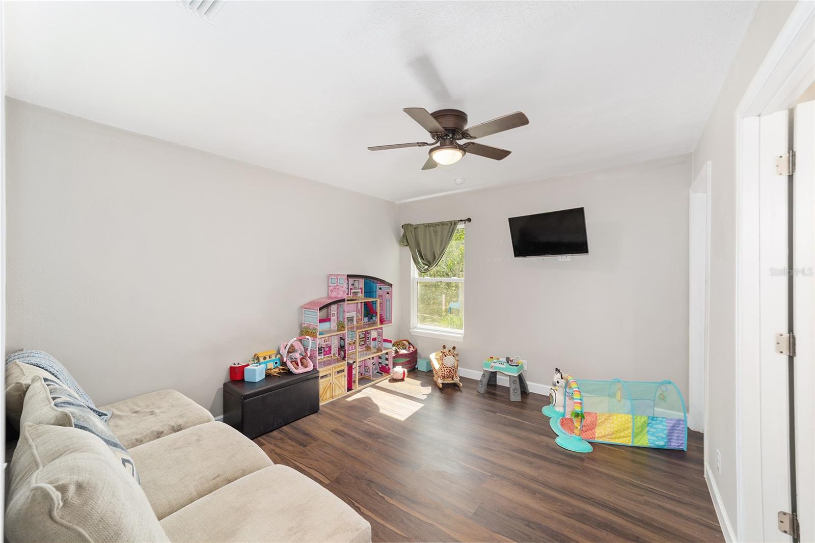 Image 21 of 41 For 191 148th Avenue