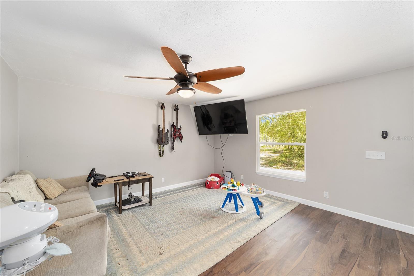 Image 23 of 41 For 191 148th Avenue