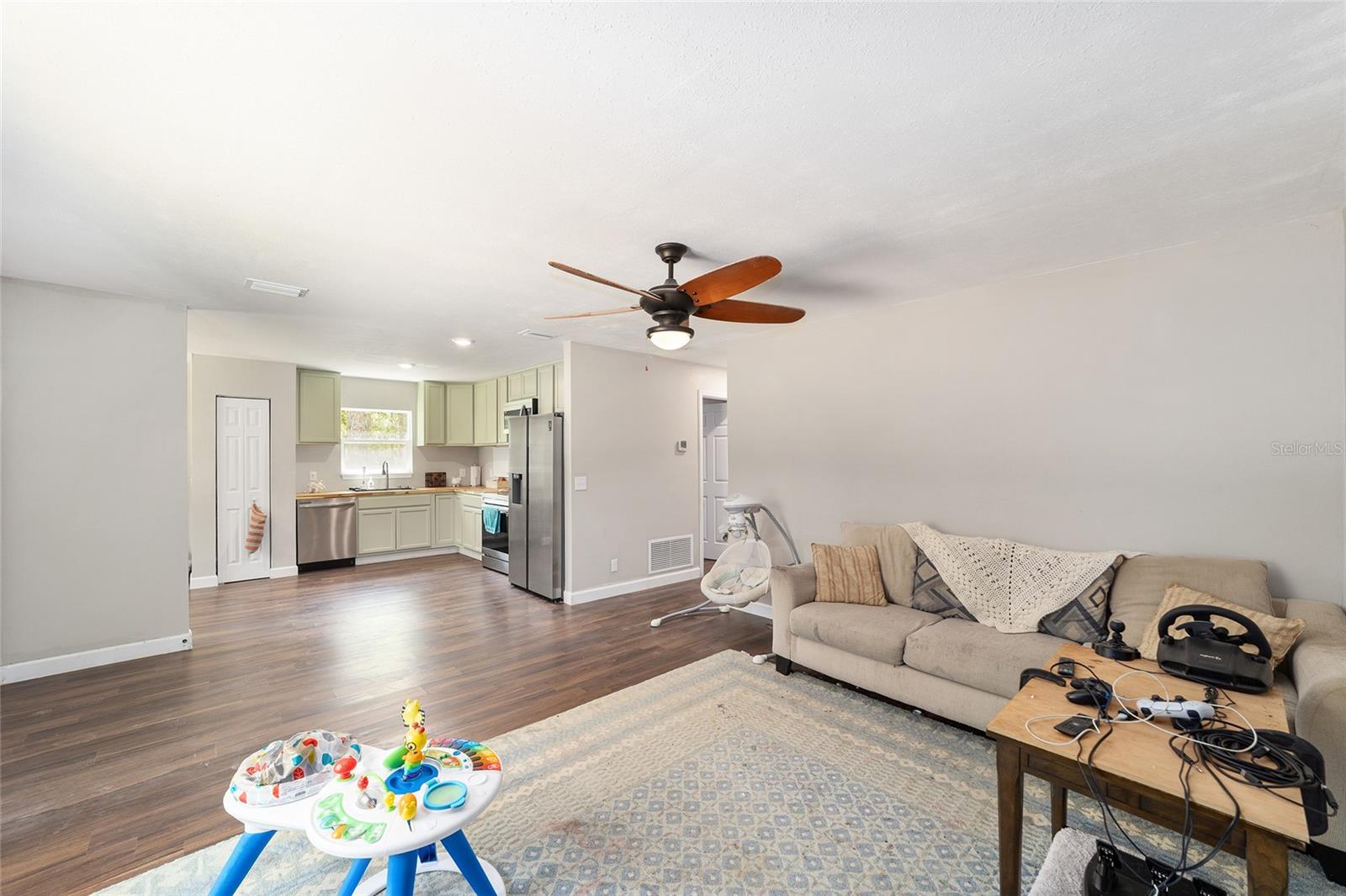 Image 24 of 41 For 191 148th Avenue