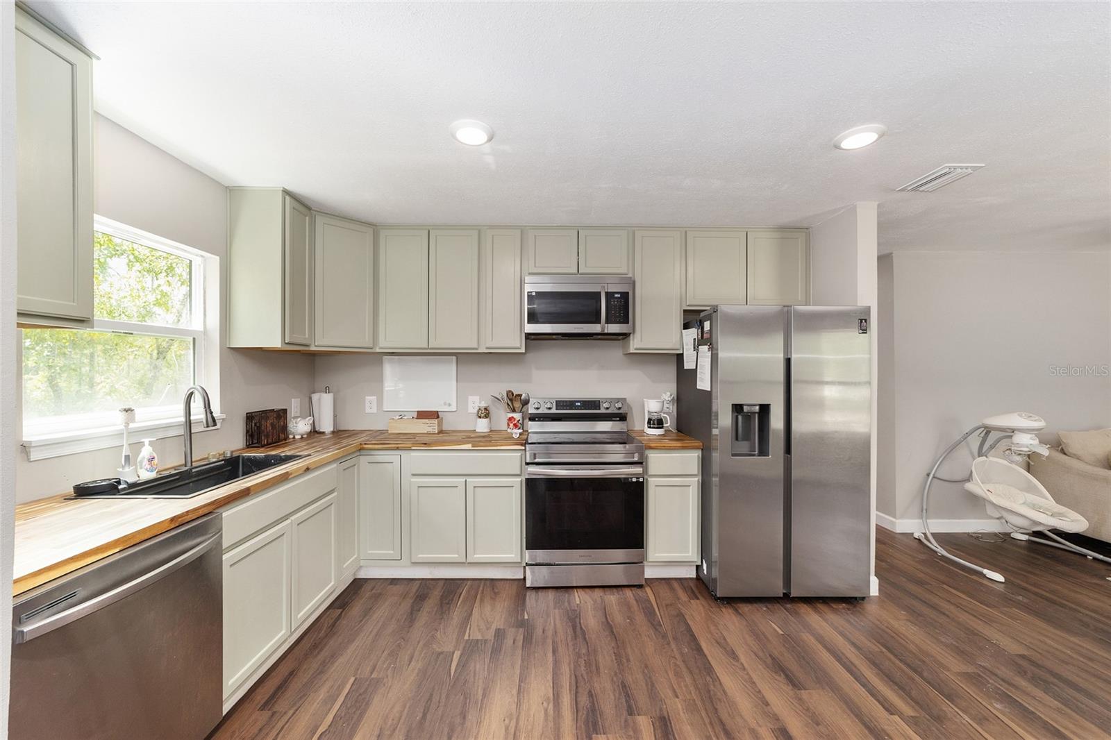 Image 3 of 41 For 191 148th Avenue