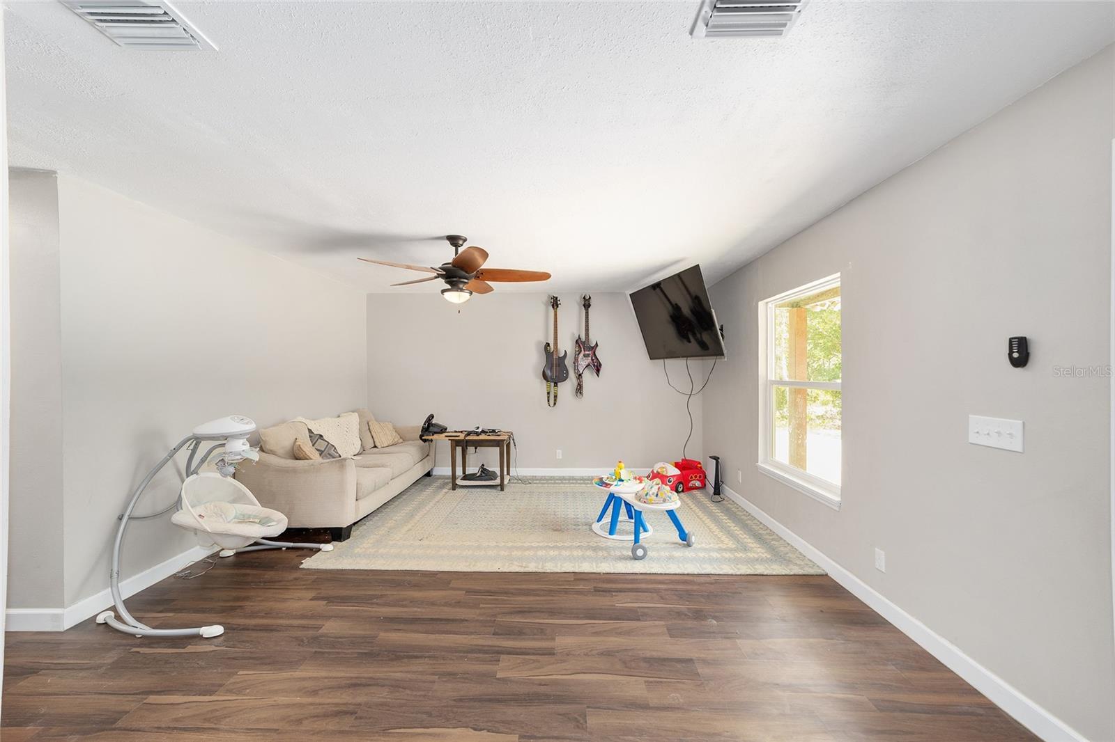 Image 6 of 41 For 191 148th Avenue