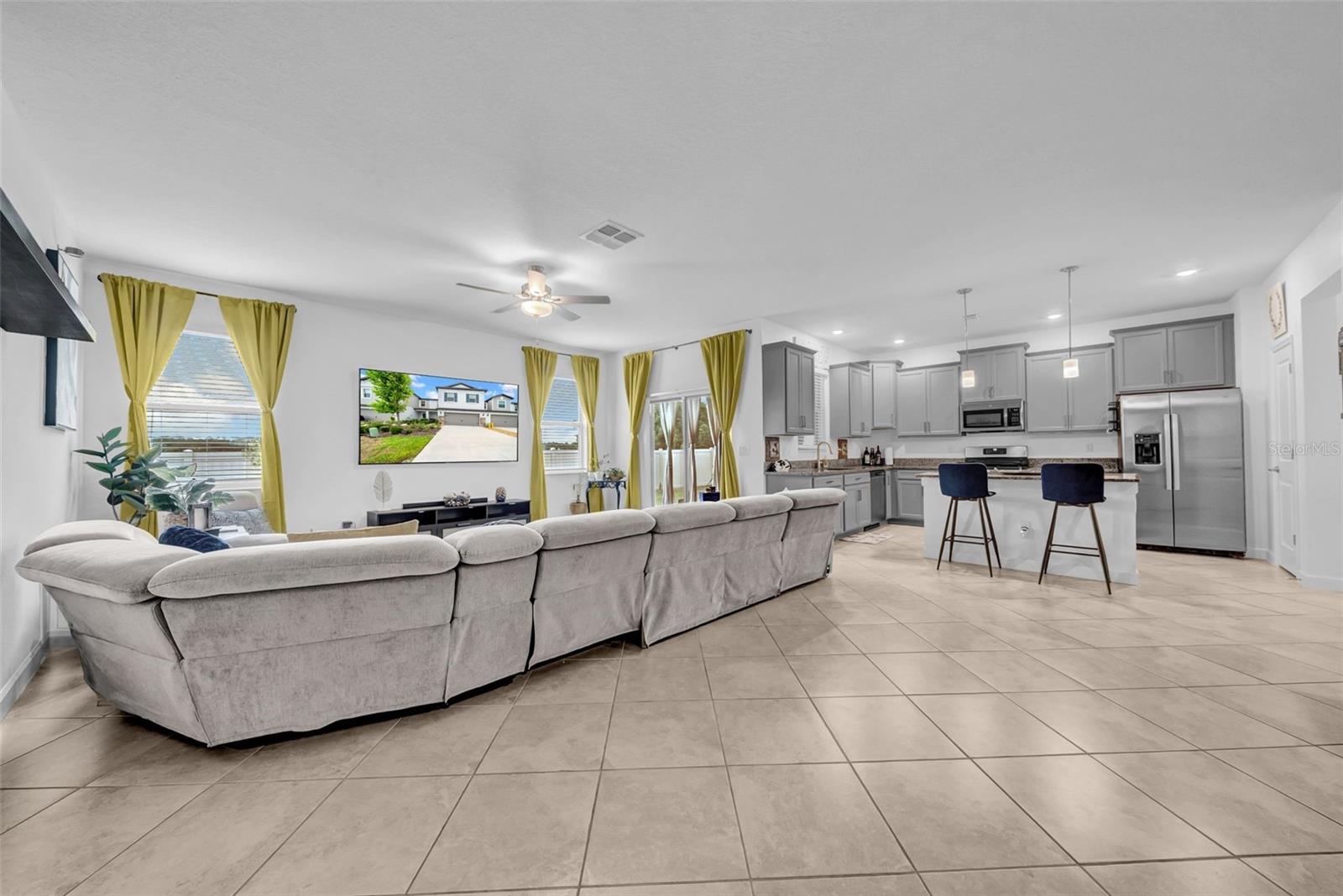 Listing photo id 14 for 3216 Bryant Park Drive