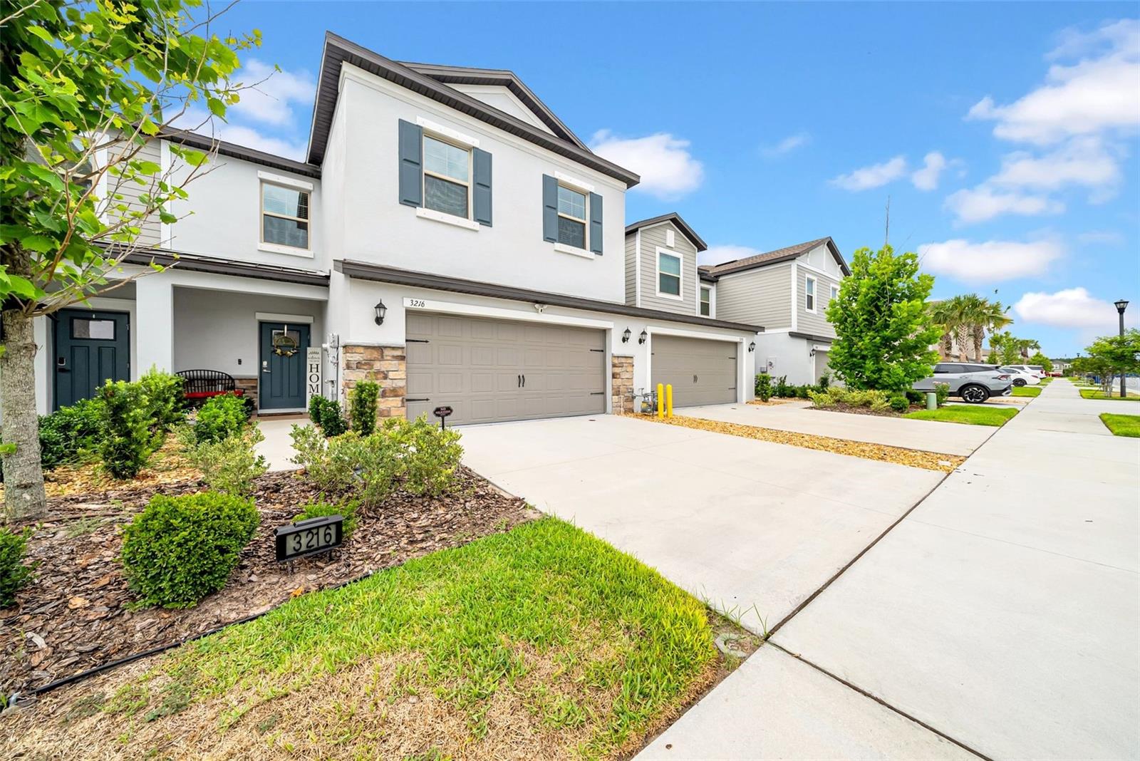Listing photo id 0 for 3216 Bryant Park Drive