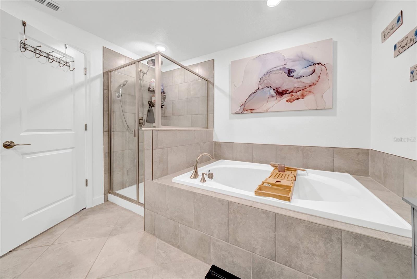 Listing photo id 28 for 3216 Bryant Park Drive
