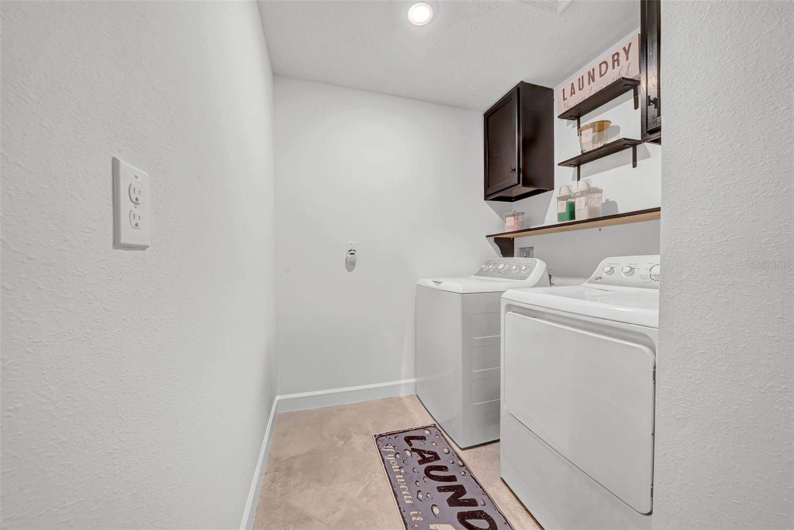 Listing photo id 29 for 3216 Bryant Park Drive
