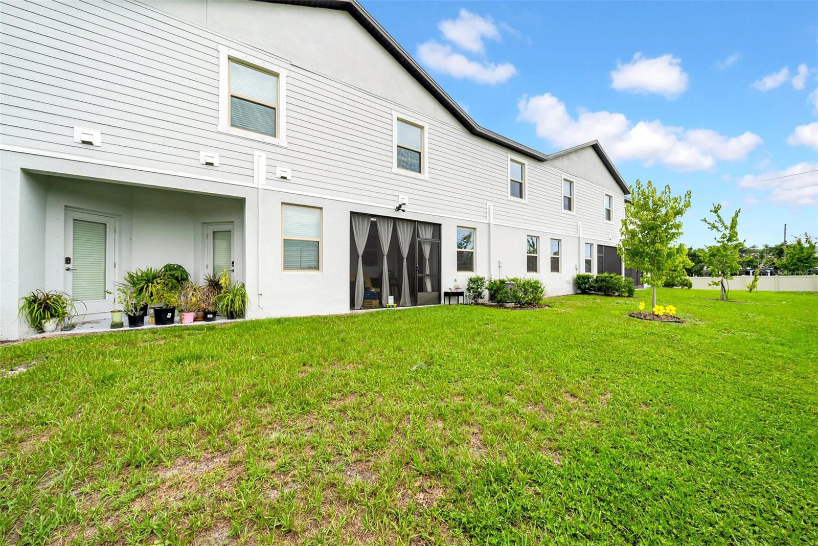 Listing photo id 36 for 3216 Bryant Park Drive