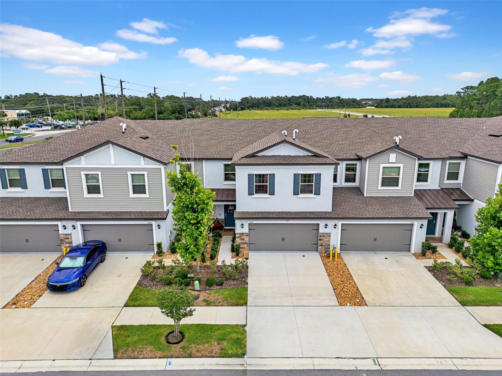 Listing photo id 37 for 3216 Bryant Park Drive