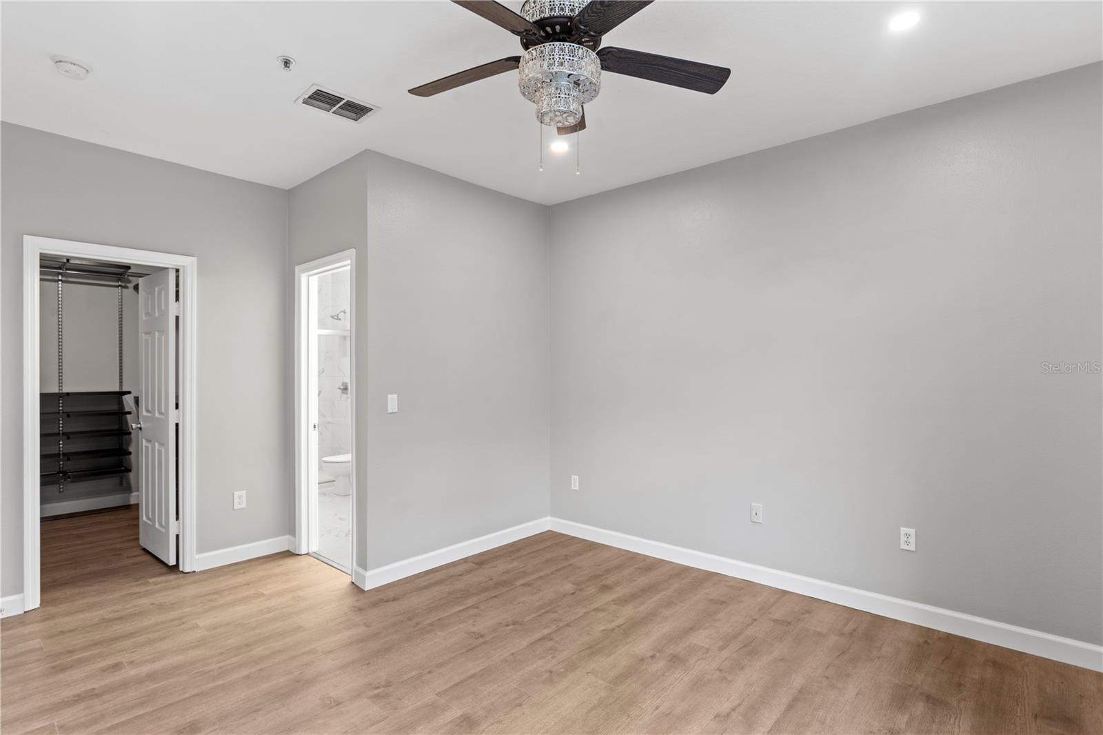 Image 15 of 32 For 501 Knights Run Avenue 5105