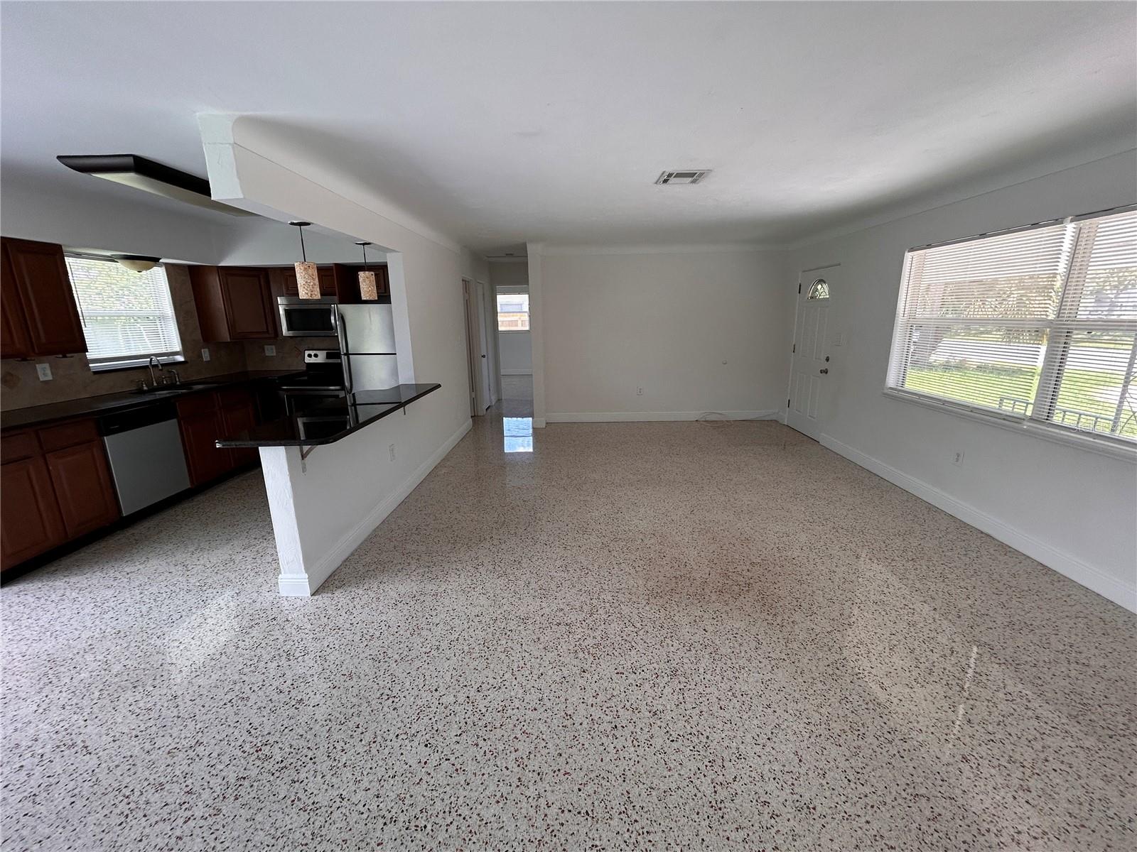 Image 9 of 36 For 6081 22nd Avenue N