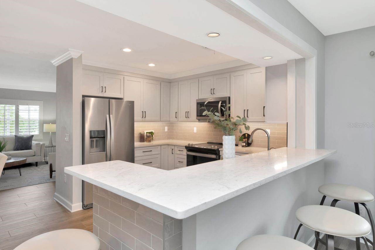 Listing photo id 11 for 111 Carlyle Drive