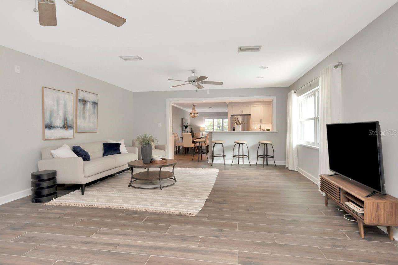 Listing photo id 17 for 111 Carlyle Drive