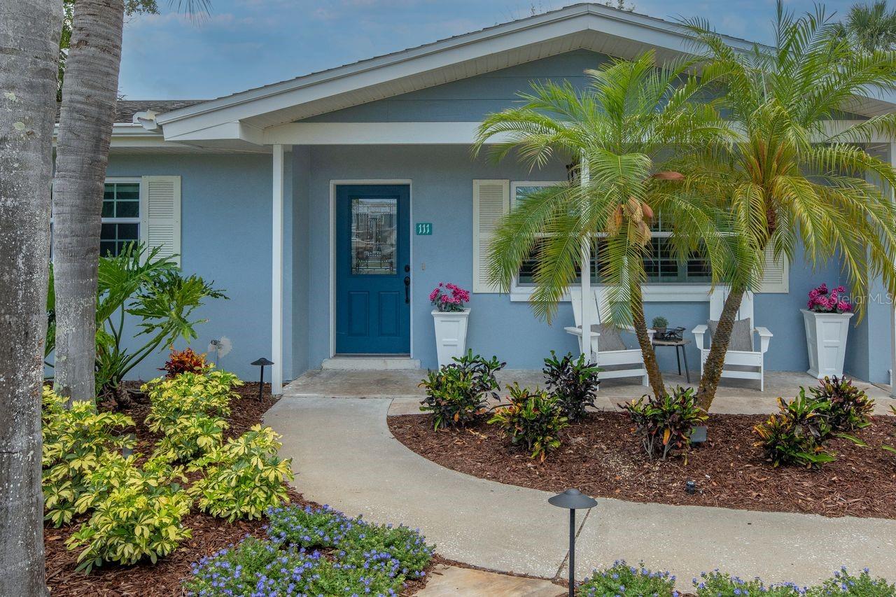 Listing photo id 0 for 111 Carlyle Drive