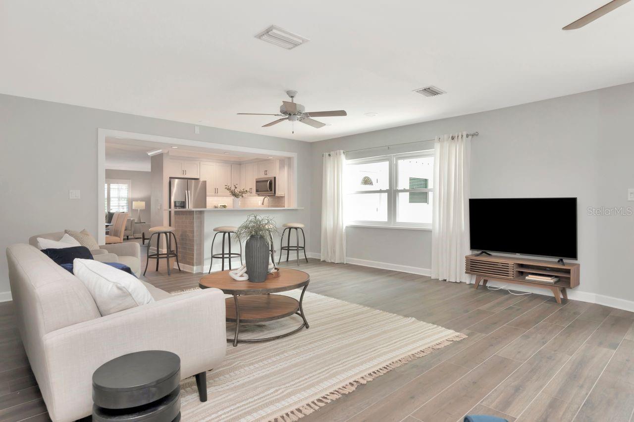 Listing photo id 20 for 111 Carlyle Drive