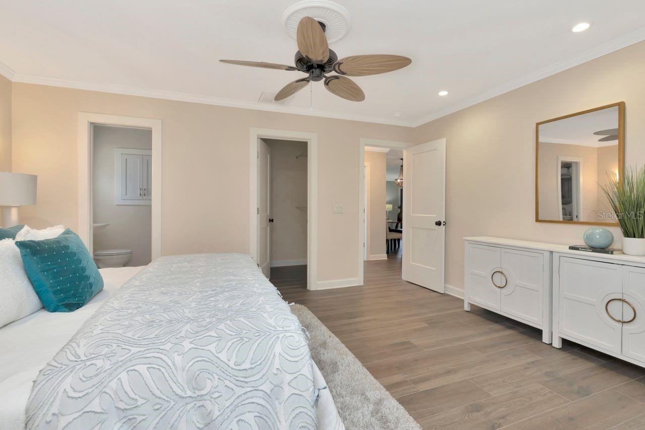 Listing photo id 24 for 111 Carlyle Drive