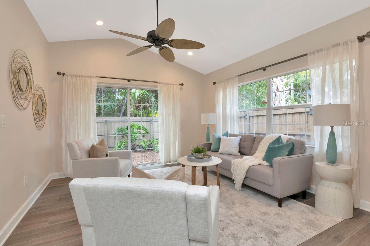 Listing photo id 27 for 111 Carlyle Drive