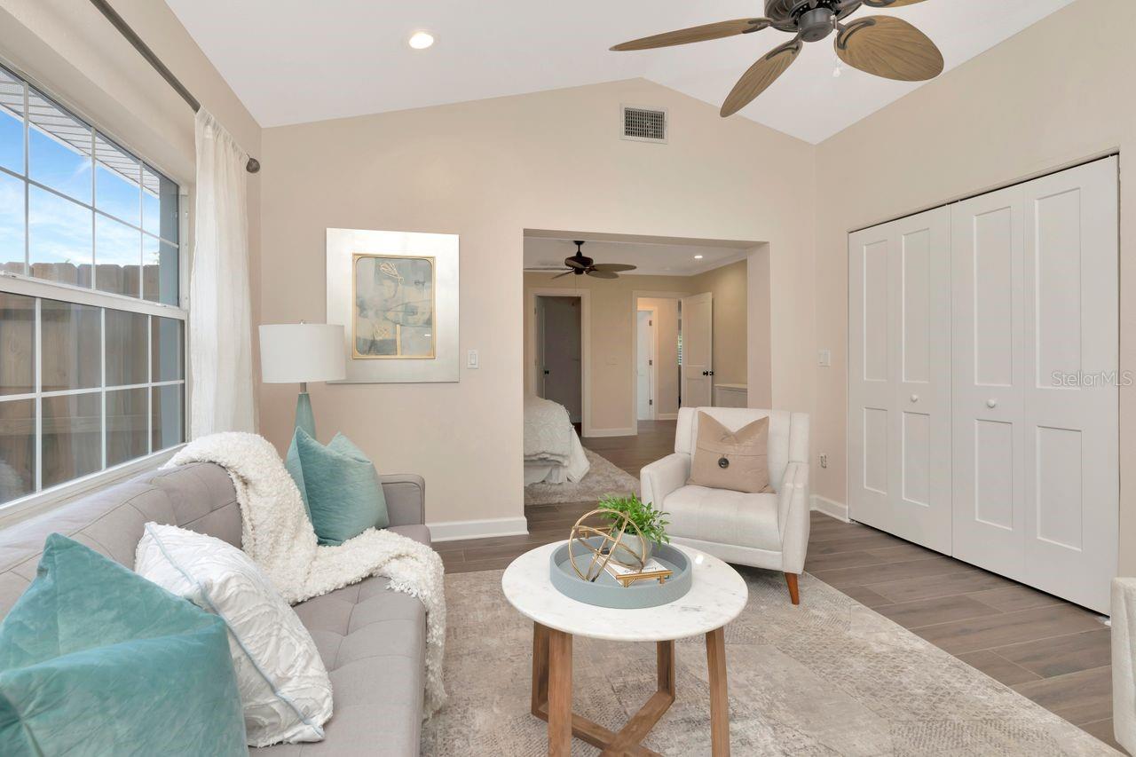 Listing photo id 29 for 111 Carlyle Drive