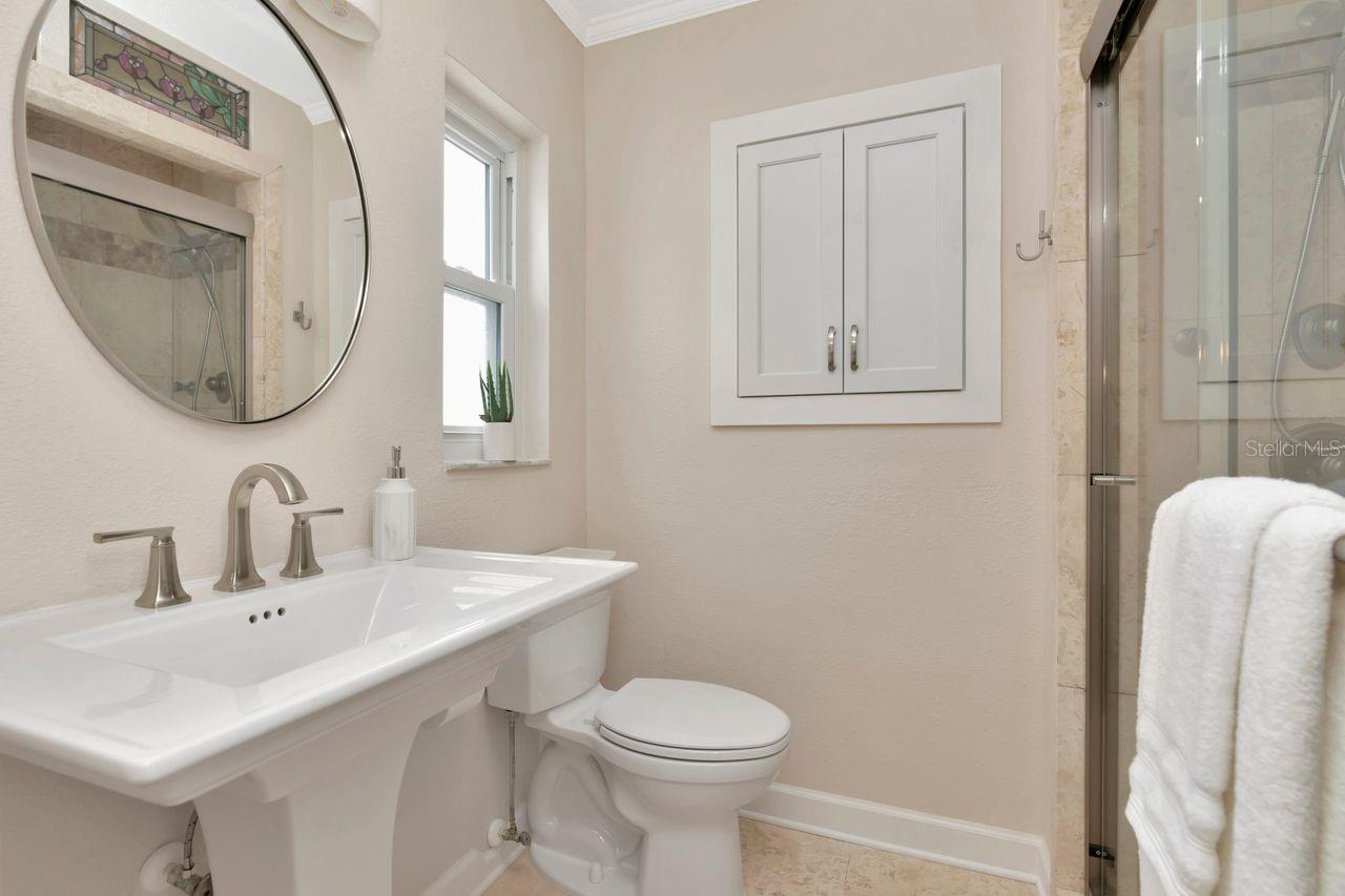 Listing photo id 31 for 111 Carlyle Drive