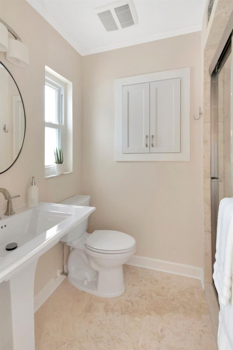 Listing photo id 32 for 111 Carlyle Drive