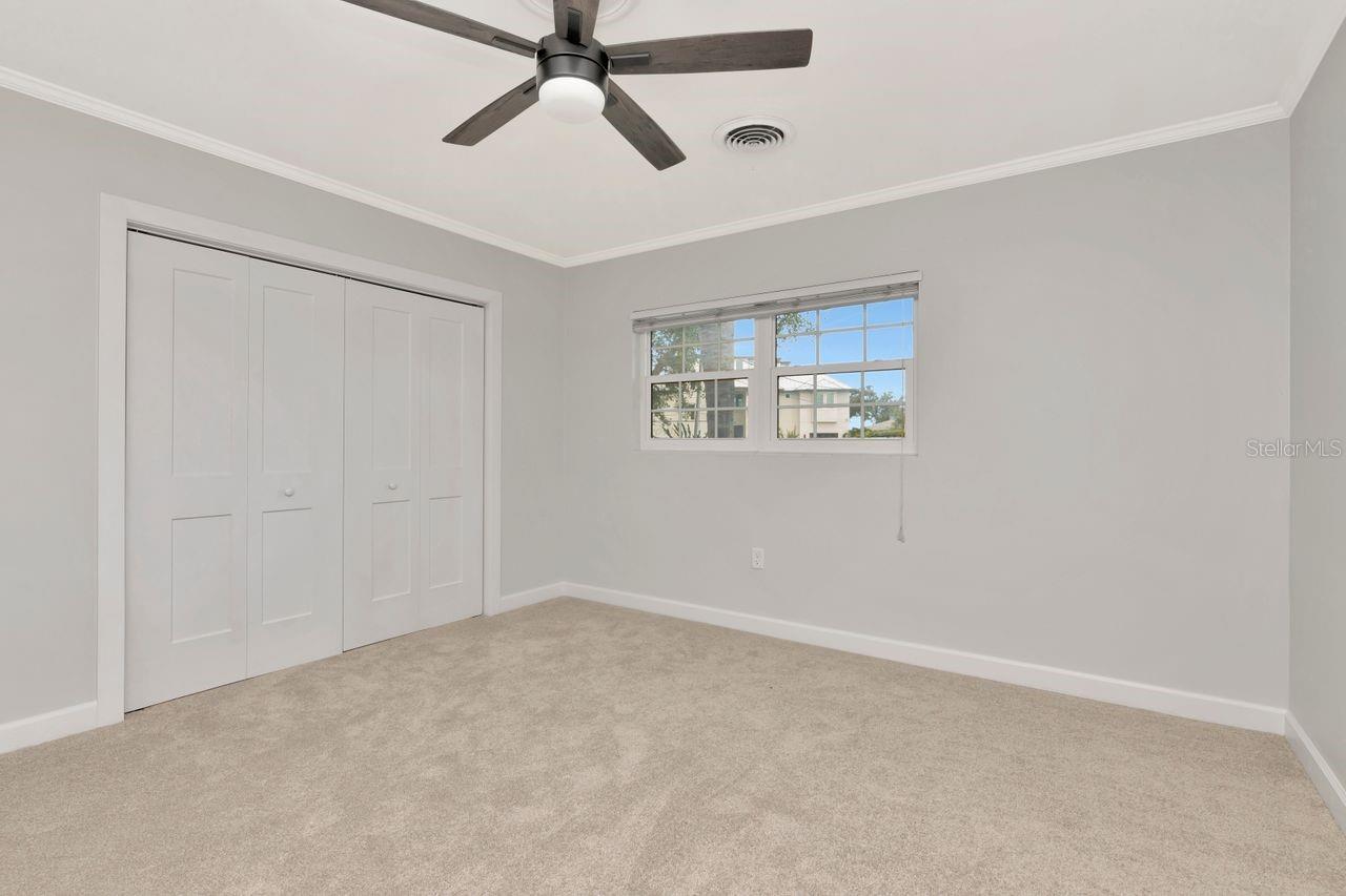 Listing photo id 34 for 111 Carlyle Drive