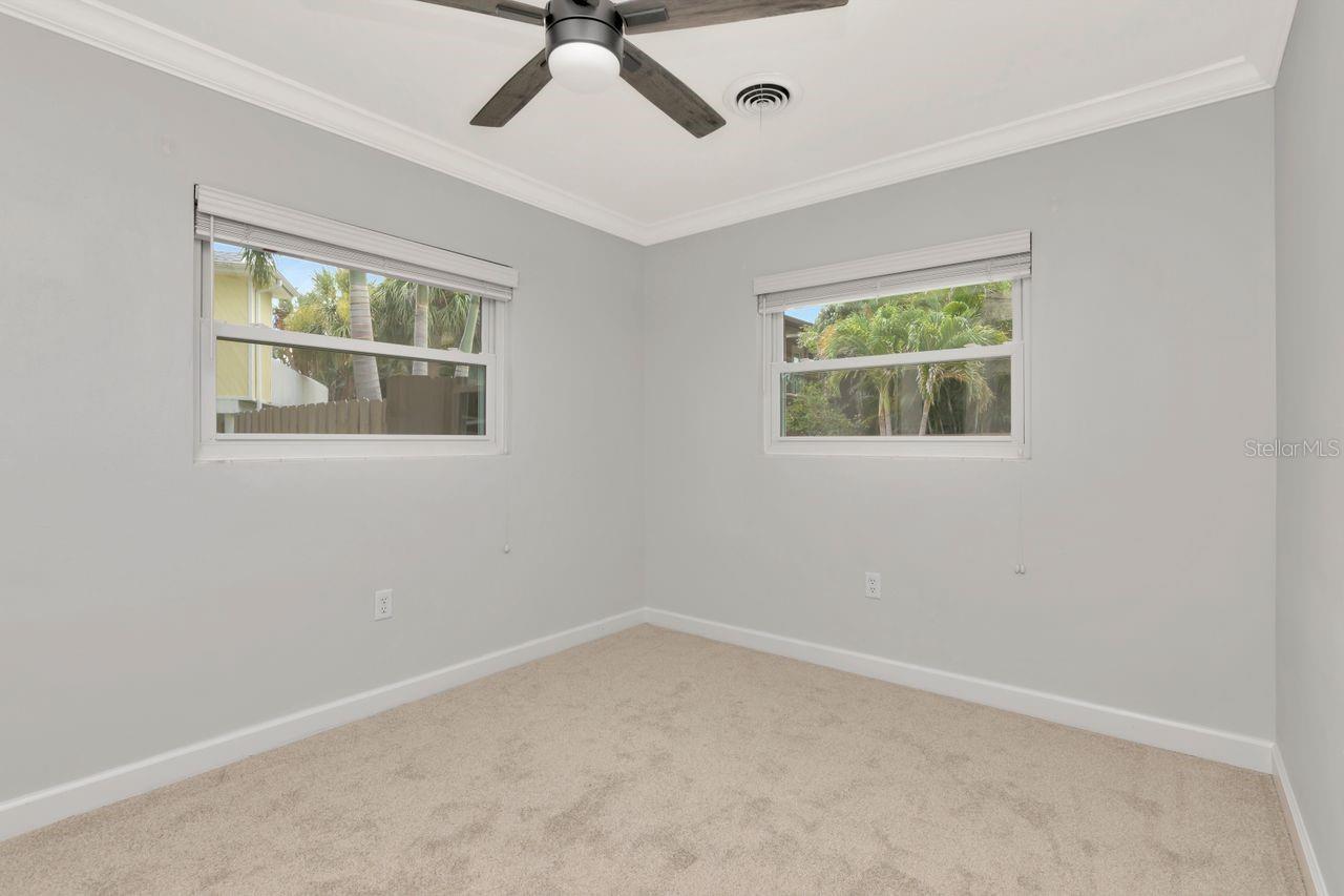Listing photo id 36 for 111 Carlyle Drive