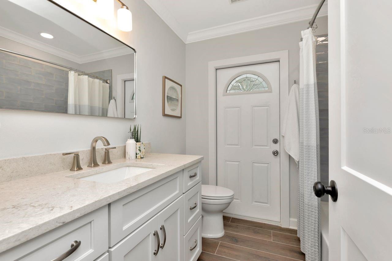 Listing photo id 39 for 111 Carlyle Drive