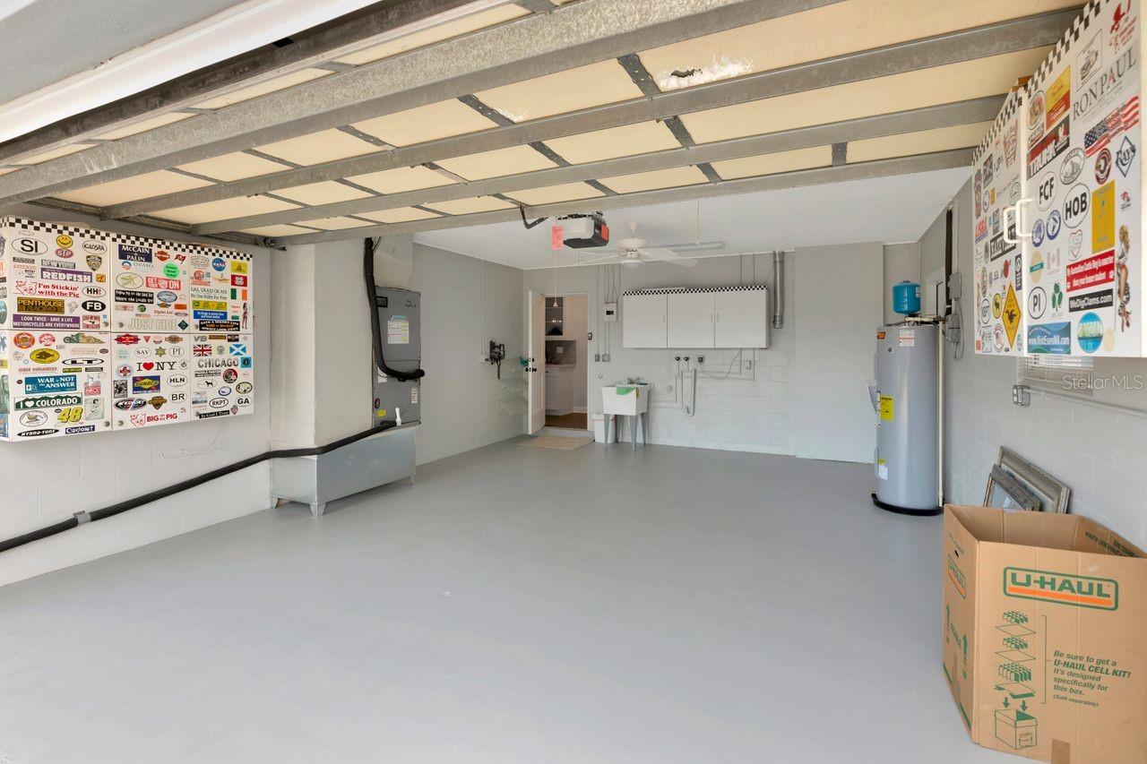 Listing photo id 40 for 111 Carlyle Drive