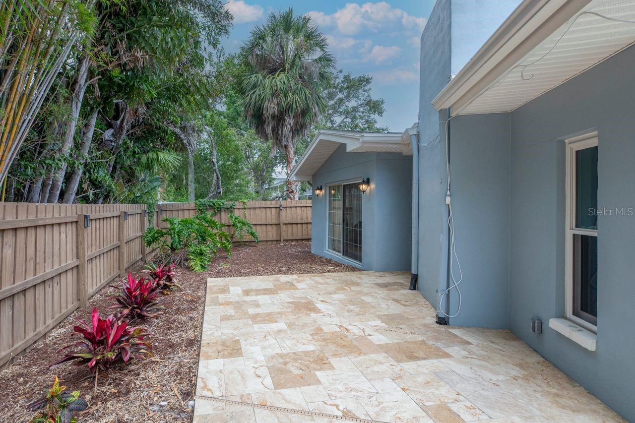 Listing photo id 44 for 111 Carlyle Drive
