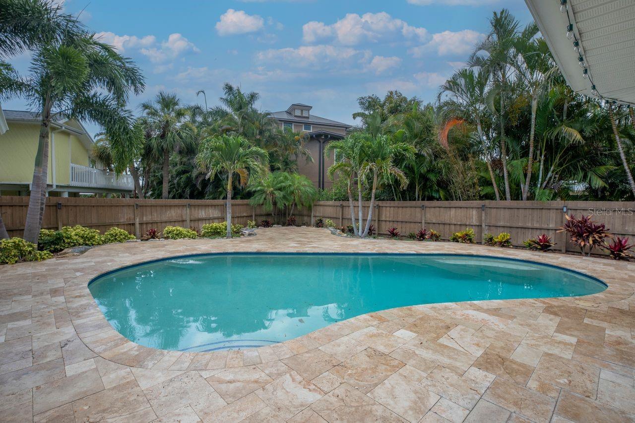 Listing photo id 45 for 111 Carlyle Drive
