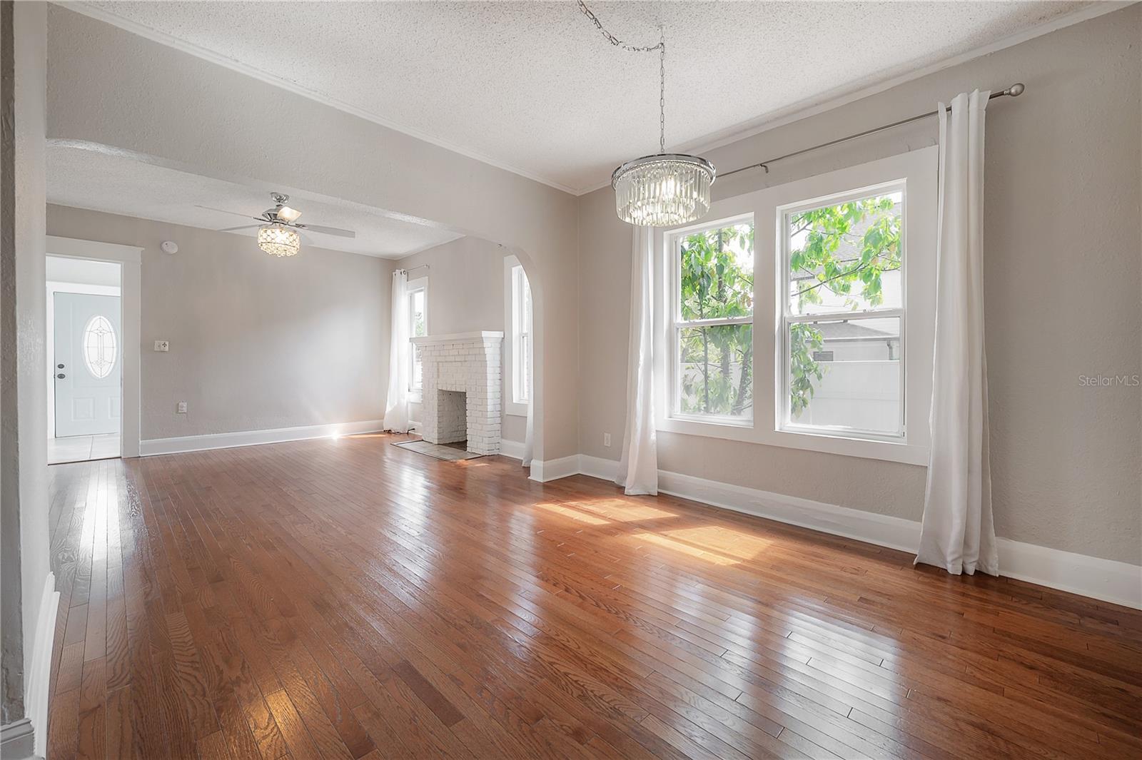 Image 10 of 40 For 302 Hilda Street
