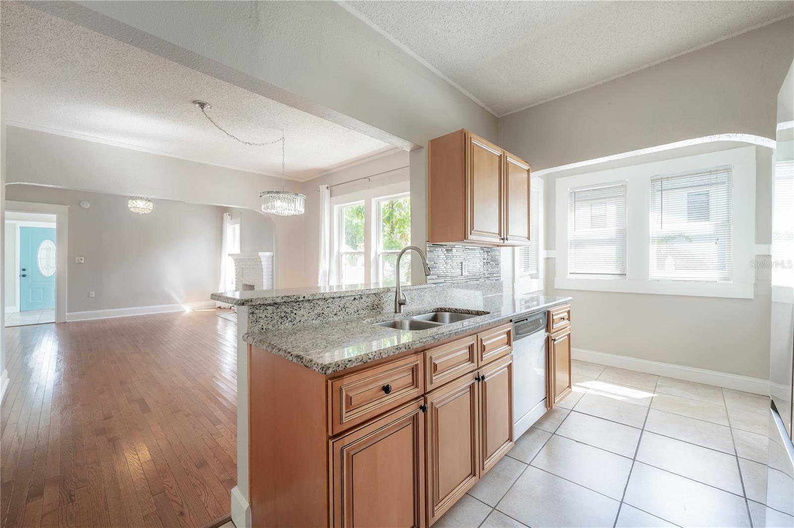 Image 14 of 40 For 302 Hilda Street