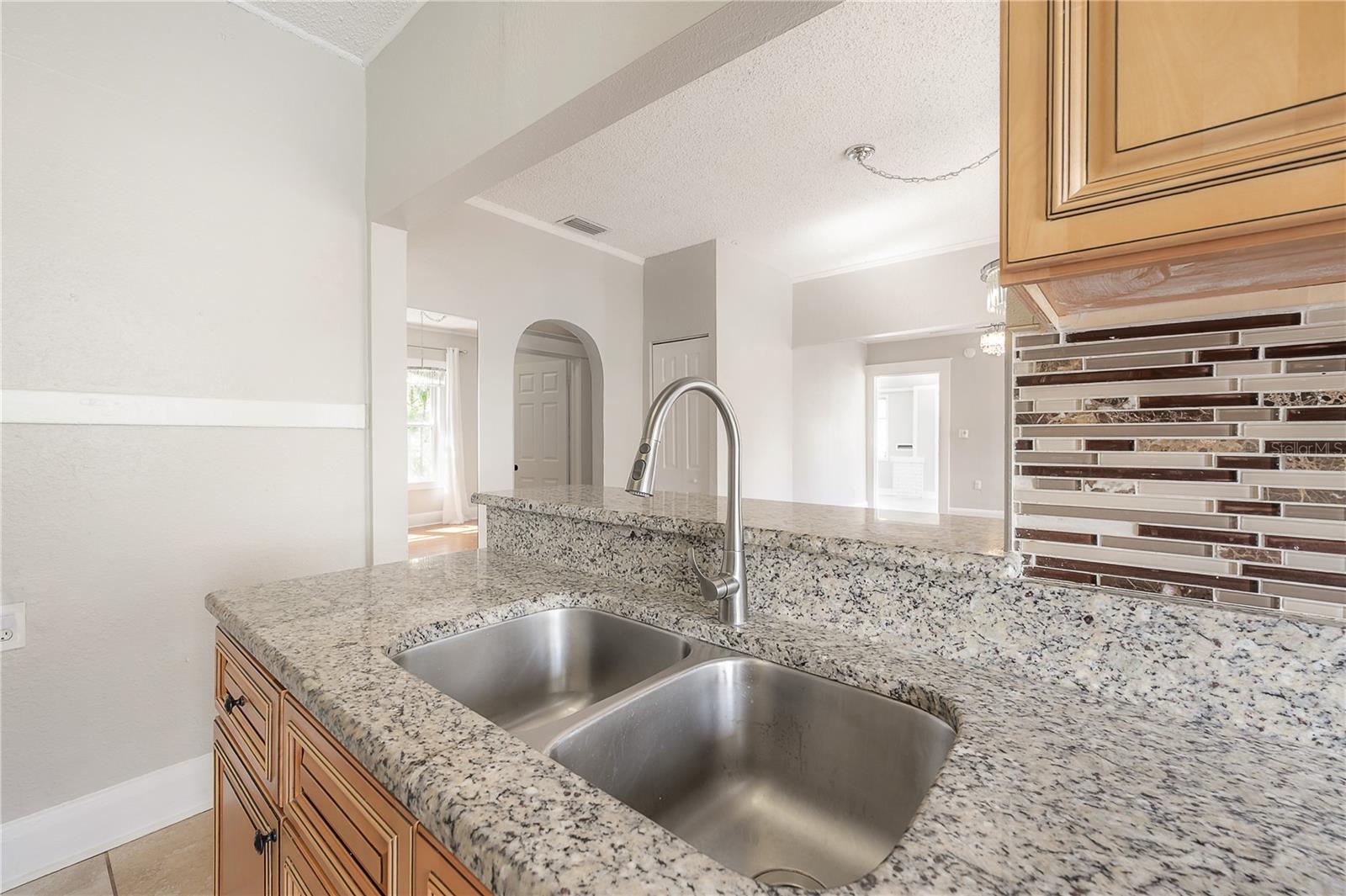 Image 15 of 40 For 302 Hilda Street