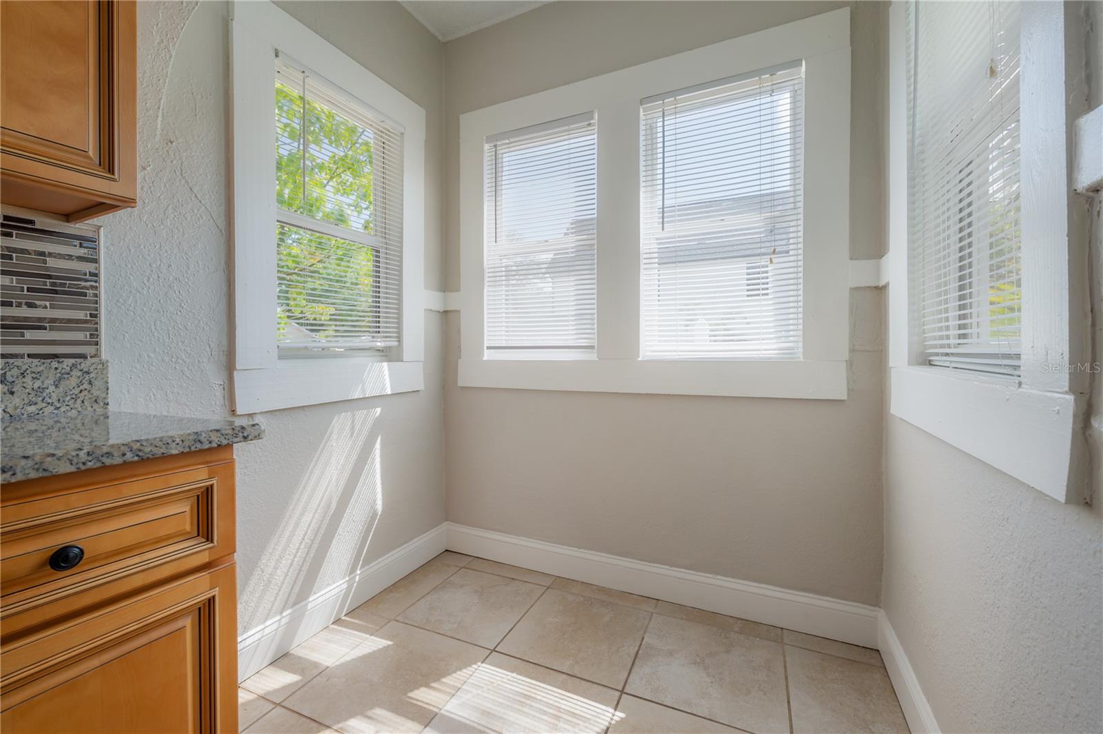 Image 16 of 40 For 302 Hilda Street